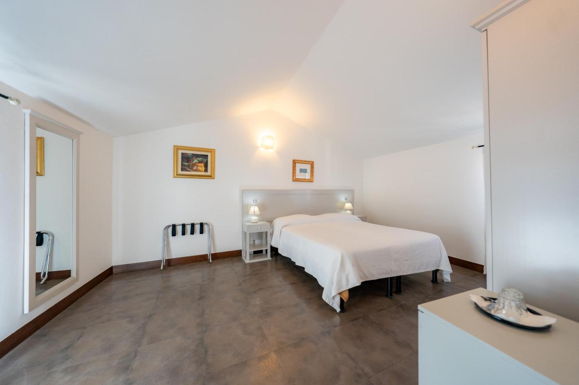 Albergo Residenziale La Corte Tortolì Exterior foto