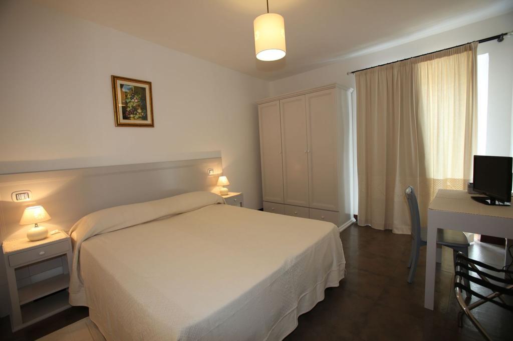 Albergo Residenziale La Corte Tortolì Cameră foto